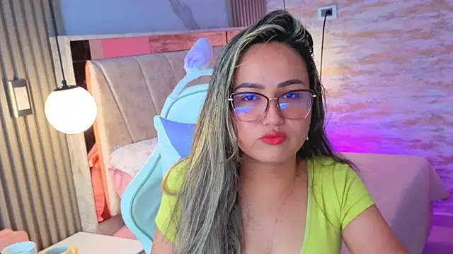 Snapshot of lila_cute1 chatting on October 25, 2025, 12:28 pm lila cute1 online show from October 25, 2025, 12:28 pm