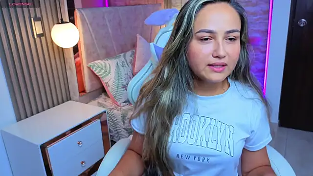 Snapshot of lila_cute1 chatting on November 2, 2025, 10:31 am lila cute1 online show from November 2, 2025, 10:31 am