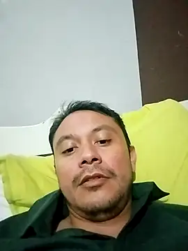 Snapshot of Ricuss9 chatting on October 5, 2025, 3:30 am Ricuss9 online show from October 5, 2025, 3:30 am