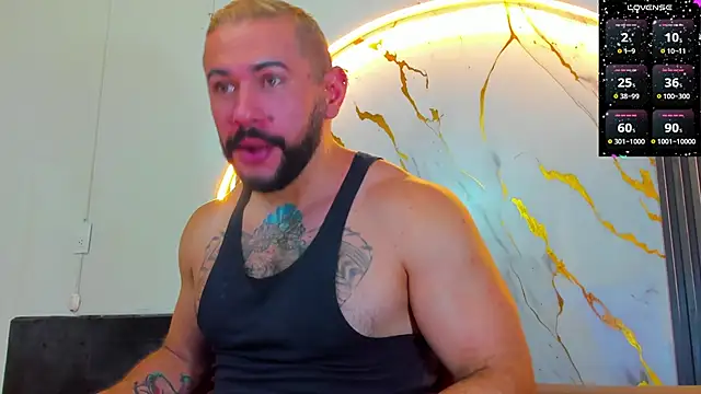 Snapshot of isaac_franko chatting on November 4, 2025, 9:40 pm isaac franko online show from November 4, 2025, 9:40 pm