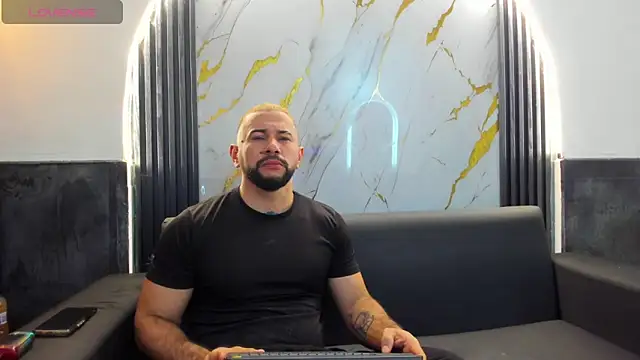 Snapshot of isaac_franko chatting on November 8, 2025, 9:18 pm isaac franko online show from November 8, 2025, 9:18 pm