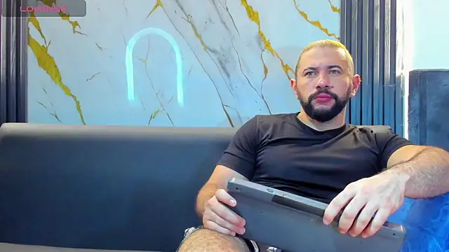 Snapshot of isaac_franko chatting on November 5, 2025, 1:14 pm isaac franko online show from November 5, 2025, 1:14 pm