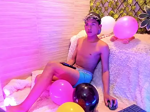 Snapshot of Sammy_Millers chatting on December 22, 2025, 8:31 pm Sammy Millers online show from December 22, 2025, 8:31 pm