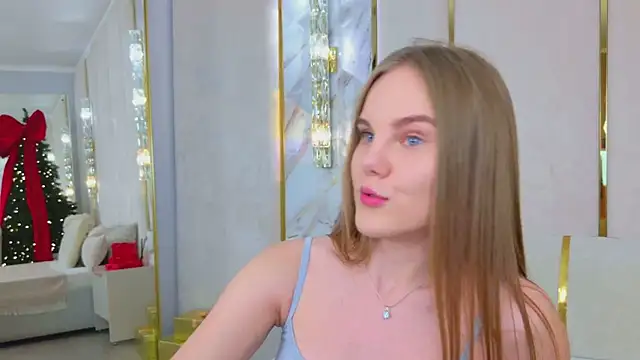 Snapshot of Lili_Lohan chatting on December 14, 2025, 5:18 pm Lili Lohan online show from December 14, 2025, 5:18 pm