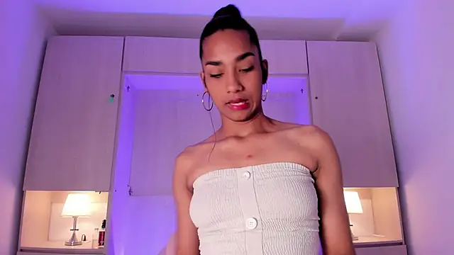 AnahiCollins online show from November 28, 2025, 11:43 am