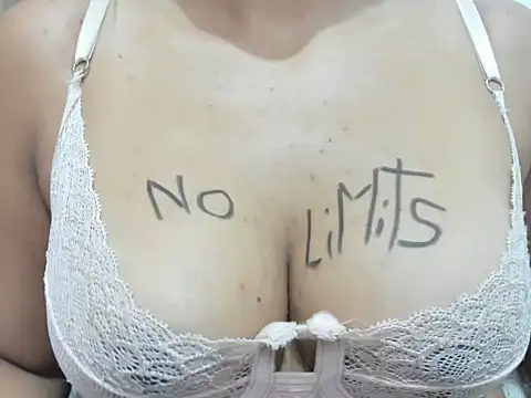 Valentinahot7 online show from October 23, 2025, 3:21 pm