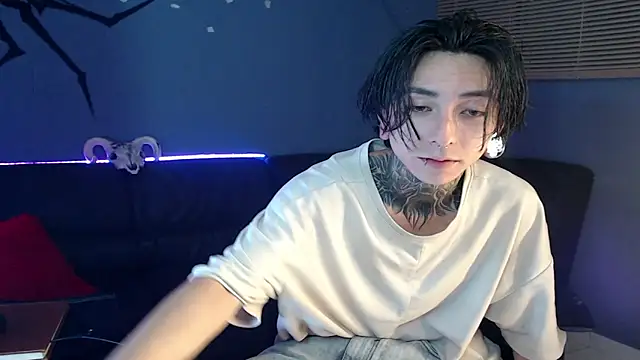 Snapshot of Kuregari_xs chatting on October 22, 2025, 4:23 am Kuregari xs online show from October 22, 2025, 4:23 am