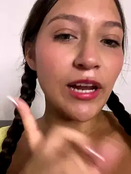 Cielo6925 online show from October 15, 2025, 3:42 pm