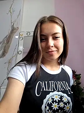 EmmaValencia  online show from November 6, 2025, 7:29 pm