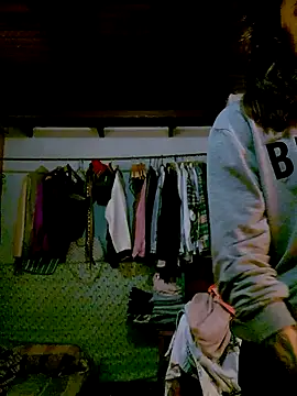 Snapshot of monroedelrey chatting on December 15, 2025, 5:08 pm monroedelrey online show from December 15, 2025, 5:08 pm