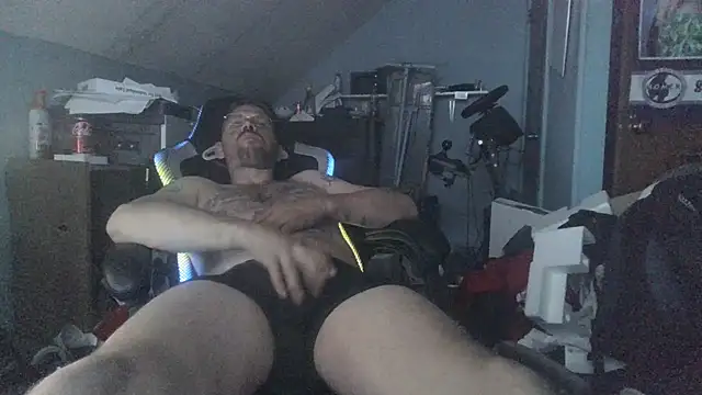 bigdickdaddy6911 online show from April 5, 2026, 2:51 am