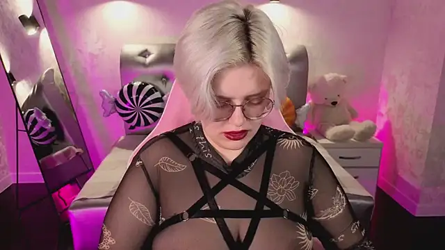 DominiqueSweetie online show from October 31, 2025, 9:17 am