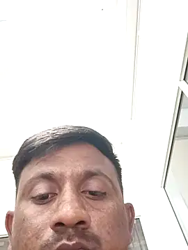 Snapshot of SlipperyRebound0 chatting on October 29, 2025, 5:23 pm SlipperyRebound0 online show from October 29, 2025, 5:23 pm