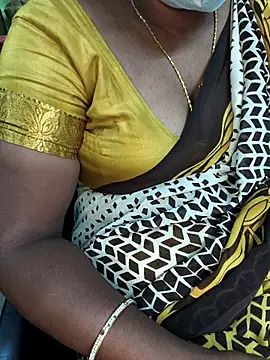 Snapshot of Tamilselviroja- chatting on December 16, 2025, 3:16 pm Tamilselviroja- online show from December 16, 2025, 3:16 pm