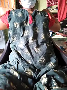 Snapshot of Tamilselviroja- chatting on November 24, 2025, 4:12 am Tamilselviroja- online show from November 24, 2025, 4:12 am