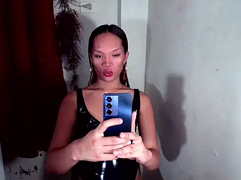 amandareddragon online show from October 24, 2025, 4:22 am