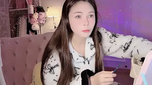 Snapshot of Titi-175 chatting on January 10, 2026, 12:11 pm Titi-175 online show from January 10, 2026, 12:11 pm