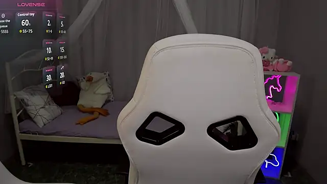 Snapshot of LindaRomero chatting on November 9, 2025, 11:14 am LindaRomero online show from November 9, 2025, 11:14 am