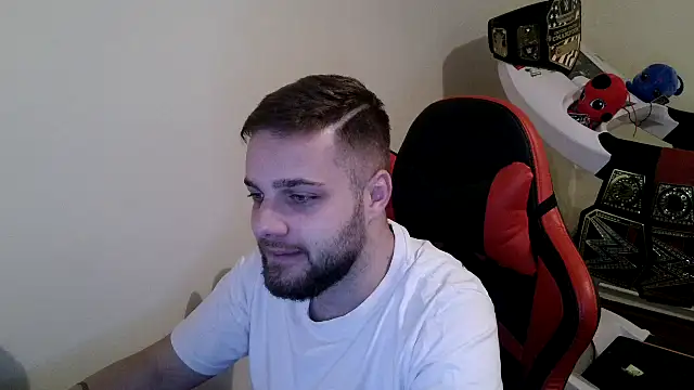 Snapshot of KingAdonisss chatting on October 26, 2025, 2:28 pm KingAdonisss online show from October 26, 2025, 2:28 pm