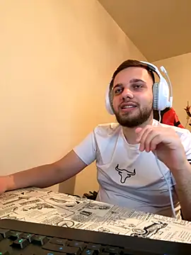 Snapshot of KingAdonisss chatting on October 21, 2025, 3:00 pm KingAdonisss online show from October 21, 2025, 3:00 pm