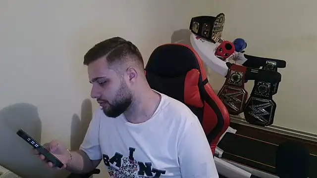 Snapshot of KingAdonisss chatting on November 4, 2025, 3:27 pm KingAdonisss online show from November 4, 2025, 3:27 pm