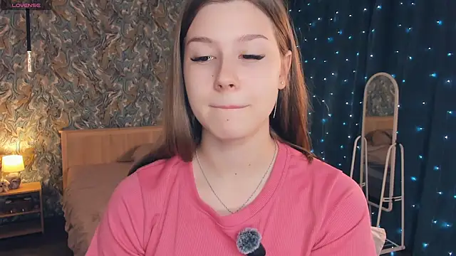 Snapshot of MondoNeko chatting on December 5, 2025, 7:07 am MondoNeko online show from December 5, 2025, 7:07 am