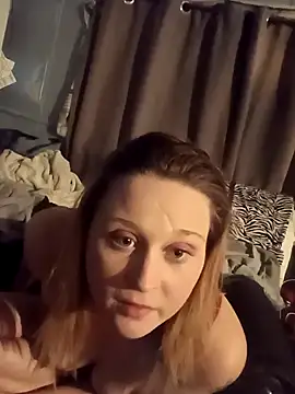 Snapshot of Queen2454 chatting on February 12, 2026, 1:27 am Queen2454 online show from February 12, 2026, 1:27 am