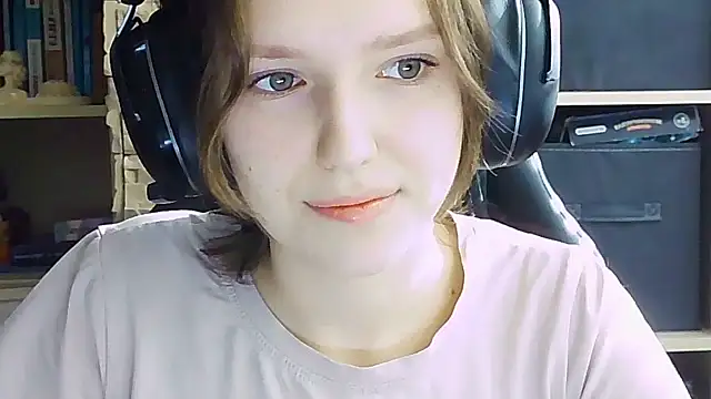 Snapshot of Diana-back chatting on September 30, 2025, 6:08 am Diana-back online show from September 30, 2025, 6:08 am