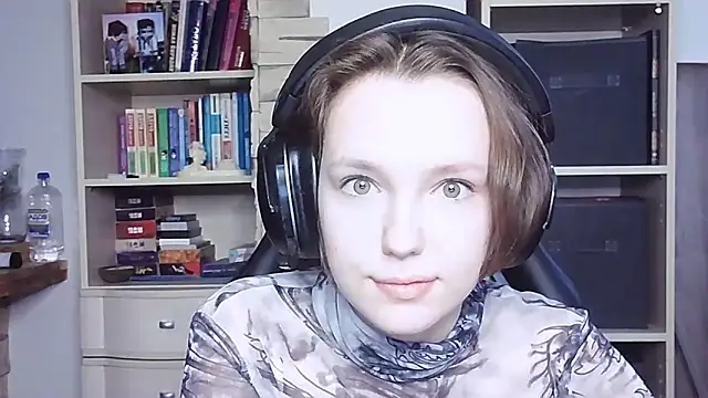 Snapshot of Diana-back chatting on October 26, 2025, 6:14 am Diana-back online show from October 26, 2025, 6:14 am