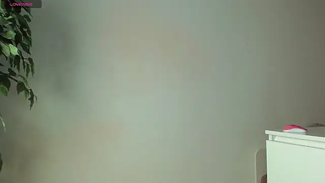 trixietaylor online show from February 12, 2026, 7:35 pm