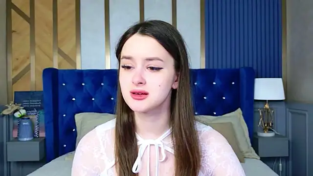 EvaSwen online show from April 2, 2026, 10:55 am