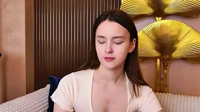 EvaSwen online show from April 5, 2026, 10:44 am