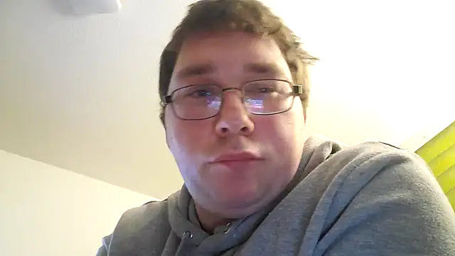 Snapshot of stivi2526 chatting on October 7, 2025, 12:33 am stivi2526 online show from October 7, 2025, 12:33 am