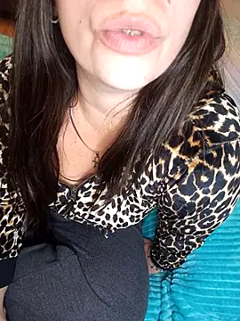 Amarteverdaderamente online show from April 10, 2026, 3:02 am