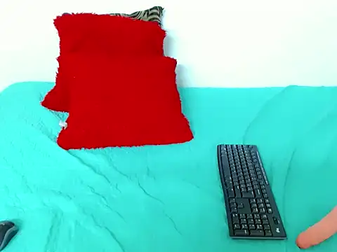 marciana eren online show from December 13, 2025, 8:04 pm