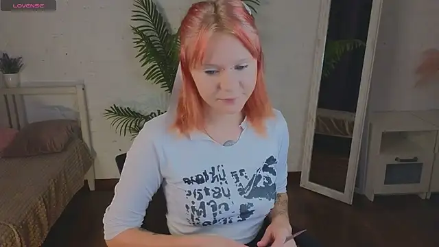 Snapshot of kitten_murray_ chatting on October 15, 2025, 5:50 am kitten murray online show from October 15, 2025, 5:50 am