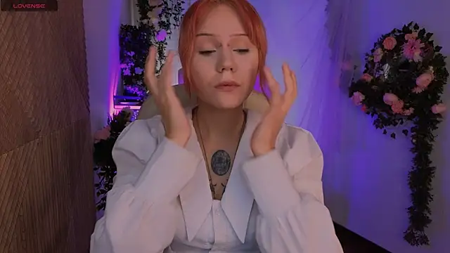 Snapshot of kitten_murray_ chatting on October 13, 2025, 5:53 am kitten murray online show from October 13, 2025, 5:53 am