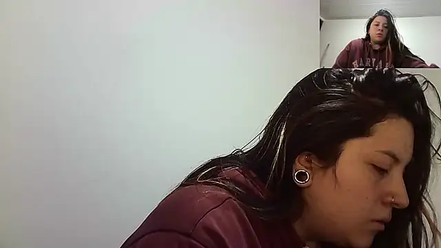 Snapshot of Honey_Alix chatting on November 15, 2025, 7:01 am Honey Alix online show from November 15, 2025, 7:01 am