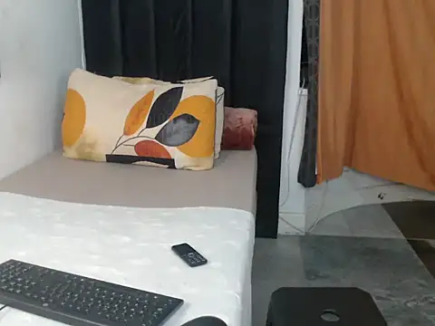 Black-RoseX online show from November 8, 2025, 6:22 pm