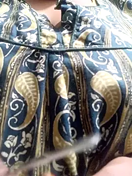 Snapshot of harinisree chatting on November 29, 2025, 5:18 am harinisree online show from November 29, 2025, 5:18 am