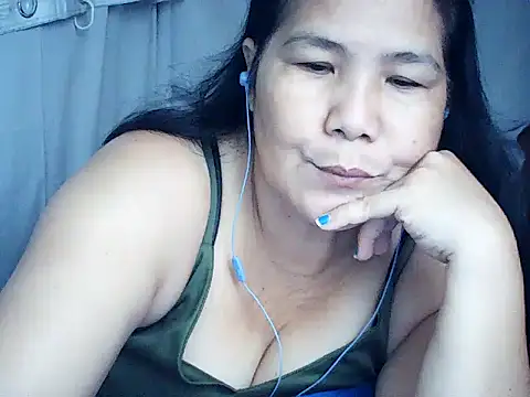 Snapshot of milagrose_rose chatting on July 11, 2026, 5:24 pm milagrose rose online show from July 11, 2026, 5:24 pm