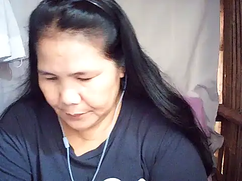 Snapshot of milagrose_rose chatting on July 11, 2026, 2:01 am milagrose rose online show from July 11, 2026, 2:01 am
