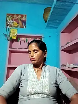 Snapshot of Mohni_cute chatting on October 25, 2025, 12:32 am Mohni cute online show from October 25, 2025, 12:32 am