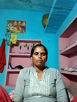 Snapshot of Mohni_cute chatting on October 29, 2025, 3:22 pm Mohni cute online show from October 29, 2025, 3:22 pm