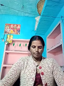 Snapshot of Mohni_cute chatting on November 24, 2025, 2:44 am Mohni cute online show from November 24, 2025, 2:44 am
