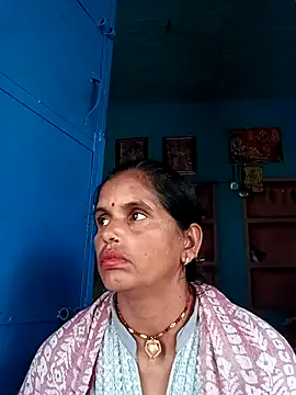 Snapshot of Mohni_cute chatting on October 31, 2025, 3:58 am Mohni cute online show from October 31, 2025, 3:58 am