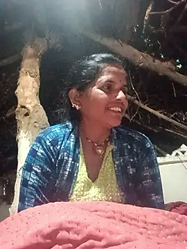 Snapshot of Mohni_cute chatting on December 14, 2025, 1:34 am Mohni cute online show from December 14, 2025, 1:34 am