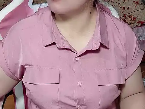 Snapshot of Sunna104 chatting on February 18, 2026, 4:47 pm Sunna104 online show from February 18, 2026, 4:47 pm