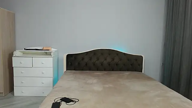 KaiChicken online show from December 21, 2025, 12:07 pm