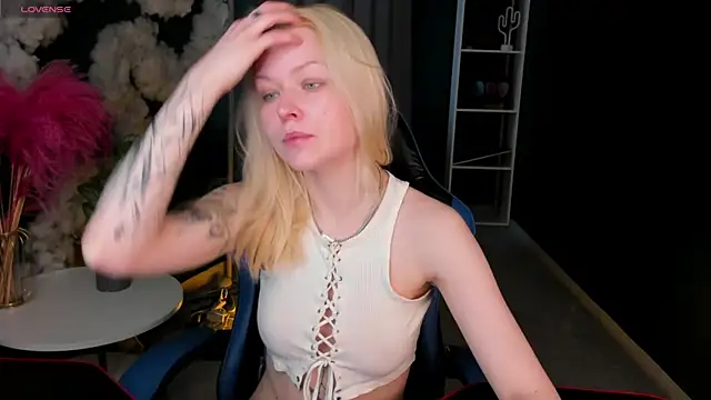 Callista a online show from April 6, 2026, 3:02 am